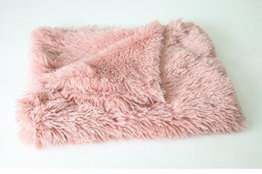 Couverture Ultra-Douce en Peluche pour Chiens et Chats – Confort & Élégance